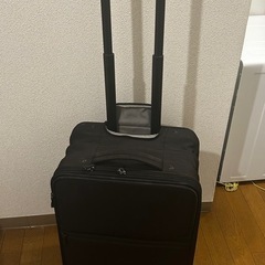 【無印良品】半分の厚みで収納できるソフトキャリーケース