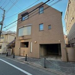 💞2路線利用可💞小竹向原駅徒歩9分！✨希少な延床255㎡超の広々６LDK💞地下室付き！ホームエレベーターあり💞安心のシャッターガレージ付き💞 - 板橋区