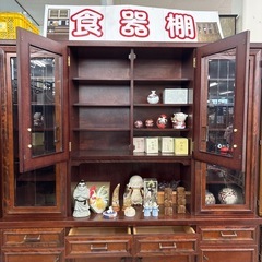 和風食器棚の画像