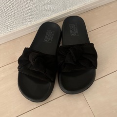 coenリボン付きブラックサンダル
