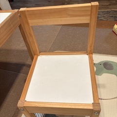 IKEA キッズテーブルセットの画像