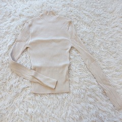 ZARA ザラ リブニット オフホワイト ハイネックの画像