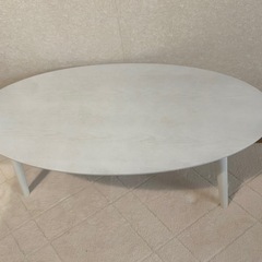 ホワイトローテーブルの画像