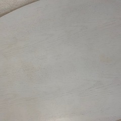ホワイトローテーブルの画像