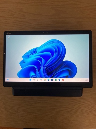 FUJITSU ARROWS Tab Q739/AB Core i5-8365U 1.6GHz/4GB/SSD128GB/13インチ