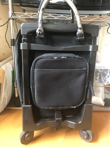 キャリーバッグキャリーケーススワニーswany黒使用済み (旦那が
