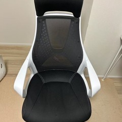 オフィスチェア（OC501 BK/WH）をお譲りします。