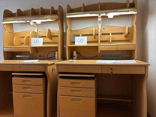 オカムラ学習机２台。