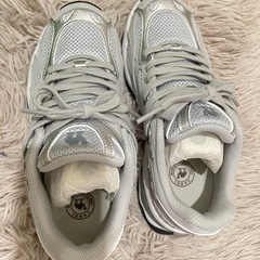 新しい靴の画像