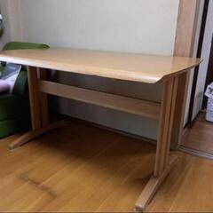 ダイニングテーブルの画像