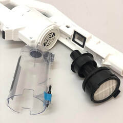 ss7398 アイリスオーヤマ 充電式サイクロンスティッククリーナー SCD-183P-W ホワイト IRIS OHYAMA スティック掃除機 白 コードレス サイクロン式 紙パック不要 自走式 スティッククリーナー 中古の画像