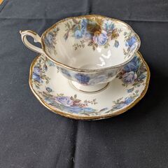 Royal Albert (ロイヤル・アルバート) ボーンチャイナ