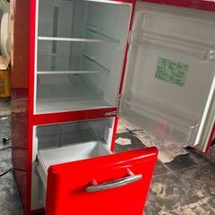 アンティーク調冷蔵庫の画像