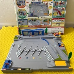 ＊トミカ＊  
バックで駐車！ たのしいサービスエリア  