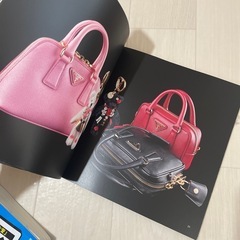 プラダ　　ブランドブックの画像