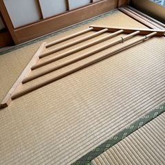四隅の所にかけて置く棚