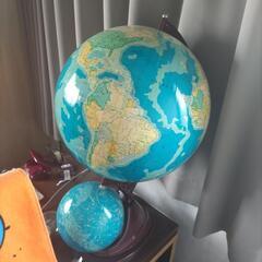 レトロ　地球儀　天体観測の画像