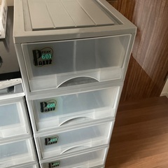 衣装ケース　5個セット　プラスチック　収納に便利