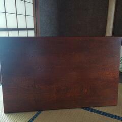 折りたたみテーブルの画像