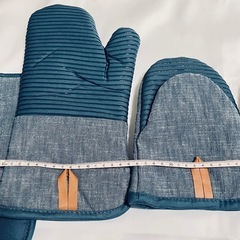【新品】耐熱ミトン オーブンミトン シリコンミトン ミトンセット キッチングローブ 滑り止め手袋 グリル手袋 バーベキュー用手袋 耐熱手袋 鍋つかみ クッキンググローブ ホットプレート用手袋 オーブン用グローブ BBQグローブ
の画像