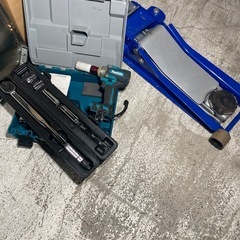タイヤ交換出来ます　持ち込み作業　お伺いも可能