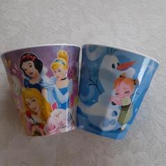 プリンセスとアナ雪のコップの画像
