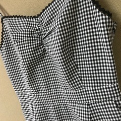黒チェックのワンピースの画像