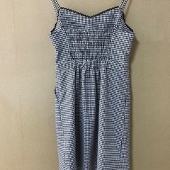 黒チェックのワンピースの画像