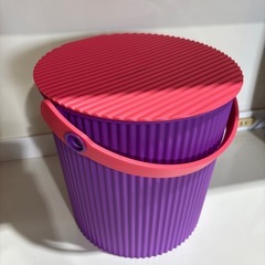 フタ付きバケツ