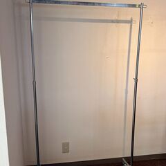 洋服掛け／店舗改装・新築建て替えに伴い、装飾品・備品・家具を譲渡...