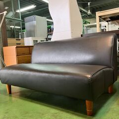 【お取引終了】クールでシンプルな二人掛けソファーが登場♪