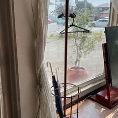 コート掛け／店舗改装・新築建て替えに伴い、装飾品・備品・家具を譲...