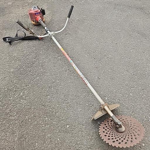 エンジン式草刈り機（中古） 値下げしました！kawasaki 草刈機 エンジン式 26cc (OGAWA) 飯倉の