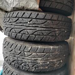 30X9.50R15LT 265/70R15

ダンロップ  ４セットアルミ付き ランドクルーザー７０など  ６穴の画像