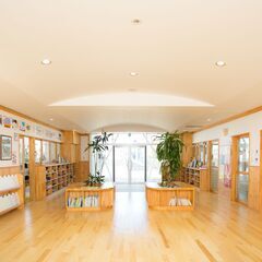 自然いっぱい！親御さんにしっかり寄り添う！働きやすさが自慢の園で保育士の画像