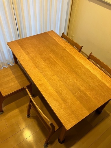 ダイニングテーブル