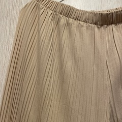 ユニクロ　プリーツパンツ　未使用の画像
