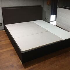 クイーンサイズ　ベッド