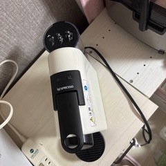 ネスプレッソ　コーヒーメーカーミルクファーマー付