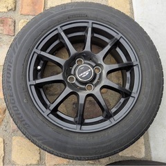 165  70R 14 タイヤホイールの画像