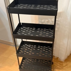 キャスター付きワゴン 黒 美品 収納パーツ付きの画像