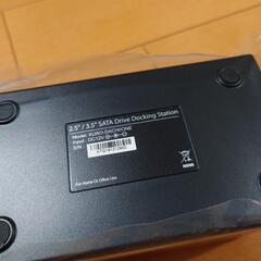 未使用品　玄人志向 SSD/HDDスタンド 2.5型/3.5型対応 USB3.0接続 挿すだけカンタン組み立て KURO-DACHI/ONE

の画像