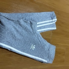 adidasグレーレギンス③の画像