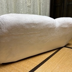 ニトリ　肘付きローソファ ふっくらパン シュガー (WH) の画像