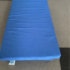 マットレス折りたたみの画像