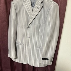 シルバースーツの画像