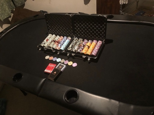 ポーカーテーブル(チップ\u0026トランプ付き)