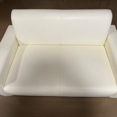 合皮ホワイトソファー