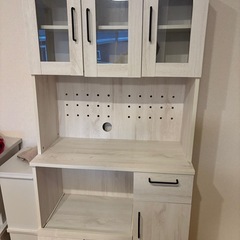 【決まりました】食器棚、キッチンラック