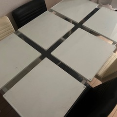 ガラスのダイニングテーブルセット